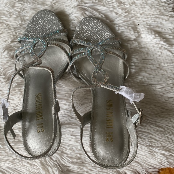 New women’s Sz 8.5 glittered embellished formal festive silver straps sandals - Picture 10 of 11